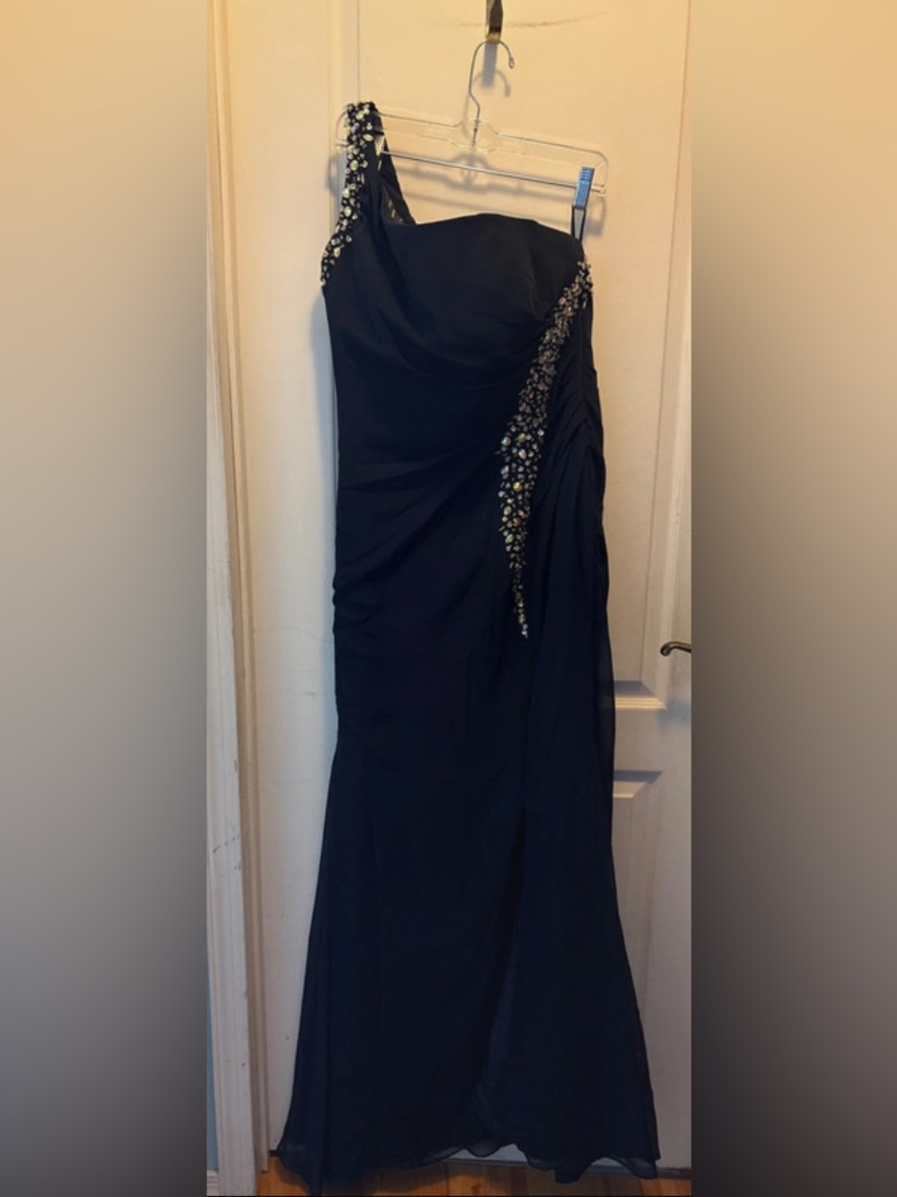 Elegant navy blue Evening Gown with Embellished Side Detail